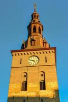 a catedral de oslo, anteriormente a igreja do nosso salvador, é a principal igreja do bispado de oslo da igreja da noruega. o edifício atual data de 1694-1697. foto