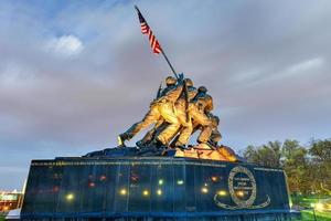 o memorial de guerra do corpo de fuzileiros navais dos estados unidos no condado de arlington, virgínia, eua, 2022 foto