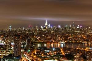 vista do horizonte da cidade de nova york foto