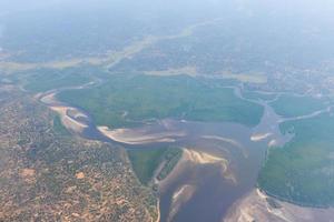 vista aérea da costa da província de inhambane em moçambique. foto