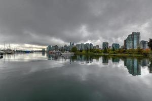 vista panorâmica do centro de vancouver do parque stanley em vancouver, canadá. foto