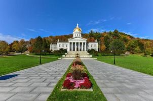 o edifício do capitólio do estado em montpelier vermont, eua foto