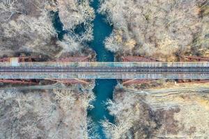 cavalete do viaduto de moodna. o viaduto de moodna é um cavalete ferroviário de ferro que se estende por moodna creek e seu vale na extremidade norte da montanha schunemunk em cornwall, nova york. foto