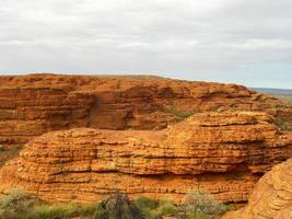 vista panorâmica de kings canyon, austrália central, território do norte, austrália foto