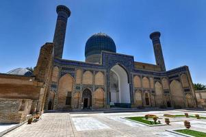 mausoléu de gur-emir de tamerlão e sua família em samarcanda, uzbequistão. o complexo de edifícios data do século XV. foto