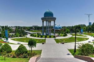 memorial às vítimas da repressão em tashkent, uzbequistão. foto
