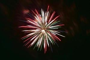 fogos de artifício de verão em coney island - brooklyn, nova york foto