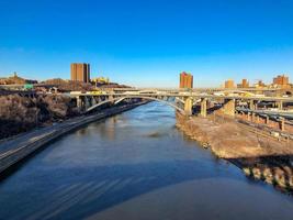 alexander hamilton bridge atravessando o rio harlem em nova york foto