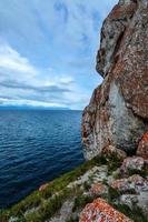 paisagem do cabo khoboy, ilha olkhon, baikal, sibéria, rússia foto