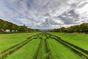 parque eduardo vii leva o nome do britânico eduardo vii que visitou a cidade em 1903 para reafirmar a aliança anglo-portuguesa. é o maior parque do centro de lisboa, portugal. foto