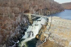 croton gorge park na base da nova barragem de croton em westchester, nova york foto