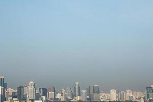 vista da cidade moderna de bangkok, tailândia foto