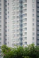 tiro de detalhe de edifícios residenciais de singapura foto
