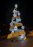 árvore de natal iluminada com leds foto