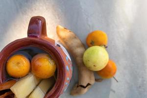 soco navidad méxico, ponche de frutas mexicano tradicional para o natal foto