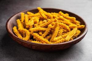 bastões de bhajni chakli ou lanche crocante de murukku feito com o festival de diwali, comida de mastigação favorita foto