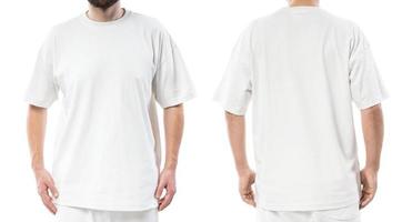 homem vestindo camiseta branca com um espaço em branco para design foto