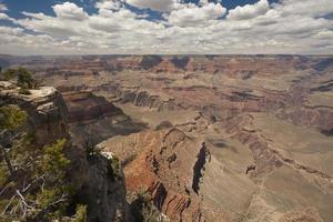 bela vista da paisagem do grand canyon foto