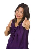 mulher hispânica com polegares para cima em branco foto