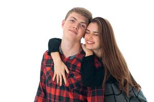 elegante casal apaixonado em estúdio foto