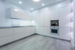 design de interiores de uma cozinha moderna foto