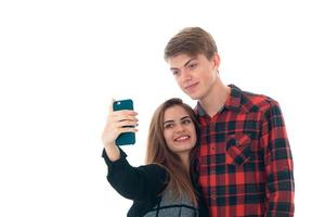 elegante casal apaixonado em estúdio foto