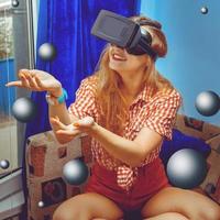 garota no capacete de realidade virtual foto