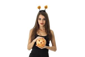 linda mulher em roupas de estilo halloween foto