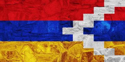 bandeira de nagorno-karabakh em um plano de fundo texturizado. colagem conceitual. foto