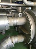 tubo de água de aço inoxidável para fornecer água ao processo de produção. foto
