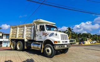 puerto escondido oaxaca méxico 2022 caminhões mexicanos transportadores de carga carros de entrega em puerto escondido méxico. foto