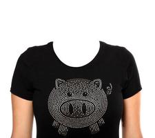 design de camiseta de porco foto