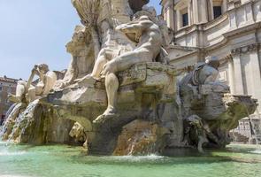 fontana dei quattro fiumi, piazza navona em roma foto