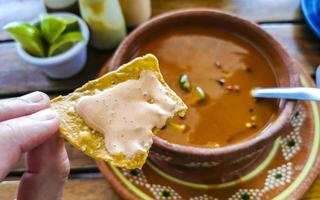 sopa mexicana asteca em um restaurante playa del carmen méxico. foto