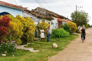 casilda, cuba - 12 de janeiro de 2017 - cubanos locais nas ruas de casilda, cuba. foto