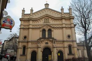 cracóvia, polônia - 9 de janeiro de 2007 - sinagoga do templo na rua miodowa, kazimierz, o histórico bairro judeu de cracóvia, construído em estilo mourisco. foto