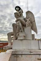 arco triunfal da rua augusta na praça do comércio, praça do comercio ou terreiro do paco em lisboa, portugal. foto