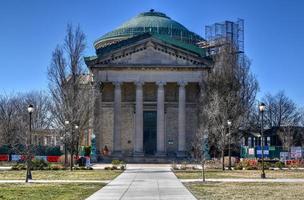 biblioteca da universidade de nova york no campus da bronx community college em bronx, nova york. foto