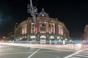 boston, massachusetts - 3 de setembro de 2016 - construída em 1989, a estação sul de boston, ma é a maior estação de trem e terminal de ônibus intermunicipais da grande boston. foto