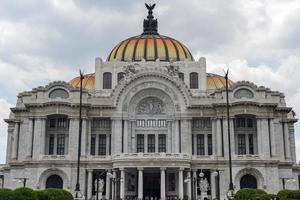 o palácio de belas artes palacio de bellas artes na cidade do méxico, méxico foto