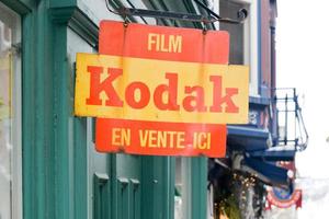cidade de quebec, canadá - 25 de fevereiro de 2013 - placa kodak com o filme escrito vendido aqui no canadá francês. foto