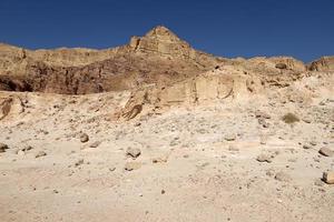 a cratera de ramon é uma cratera de erosão no deserto de negev, no sul de israel. foto