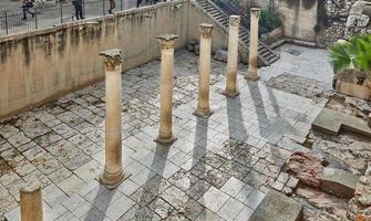 cardo street em jerusalém, a antiga rua central da cidade foto