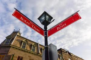 rua notre dame - montreal foto