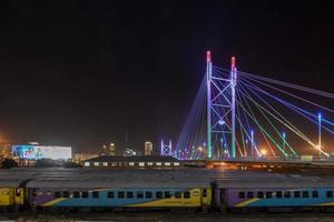 ponte nelson mandela - joanesburgo, áfrica do sul foto