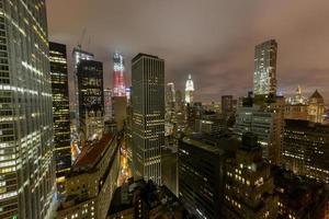 horizonte de nova york à noite foto