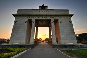 arco da independência, accra, gana, 2022 foto