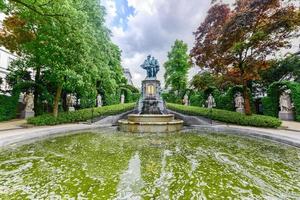 parque place du petit sablon em bruxelas, bélgica foto