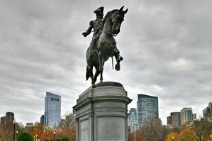 boston common george washington monumento em boston, massachusetts. foto