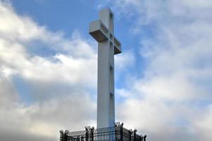 cruz de concreto no monte soledad em la jolla, san diego, califórnia. foto